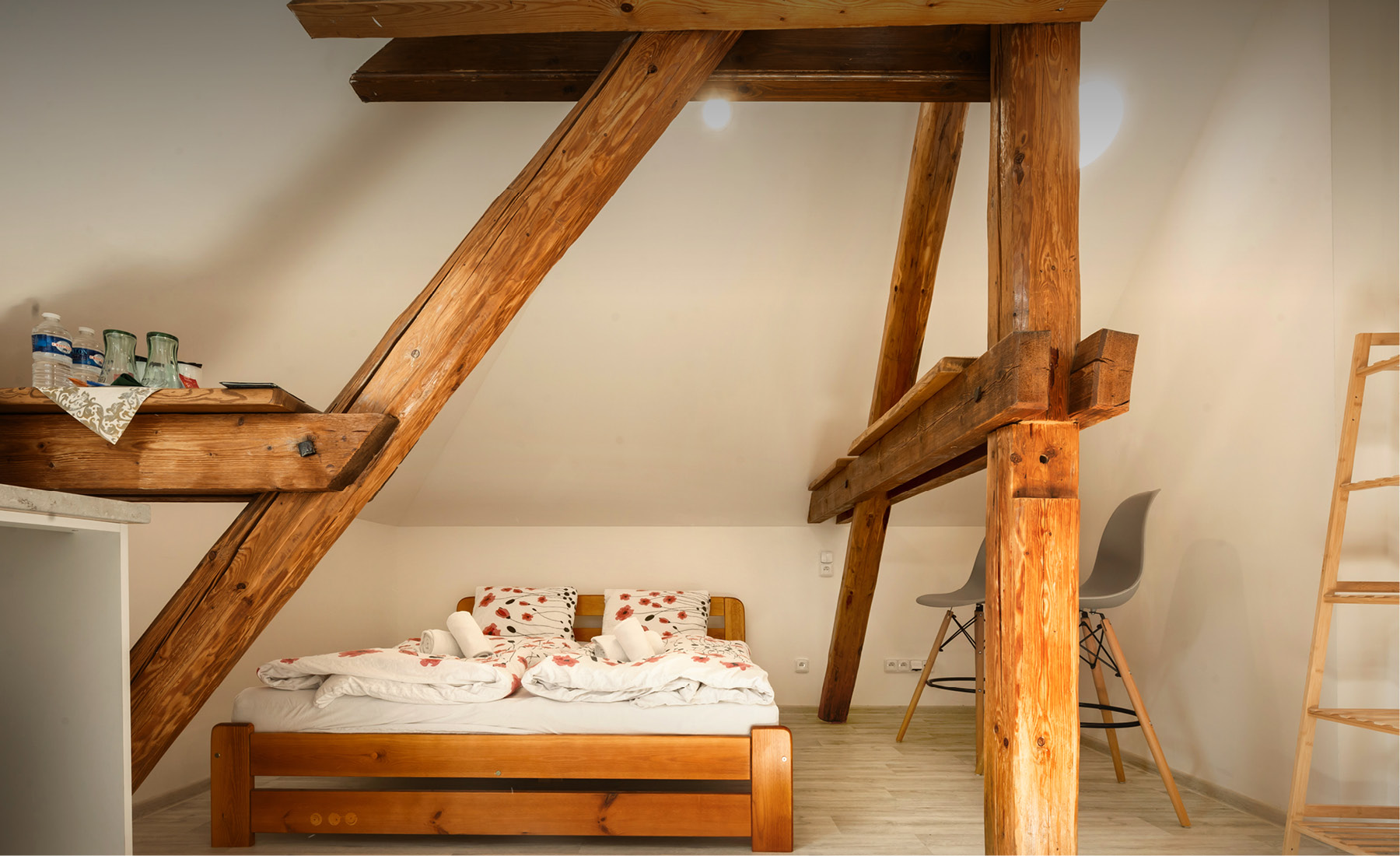 Podkrovní čtyřlůžkový apartmán v depandance